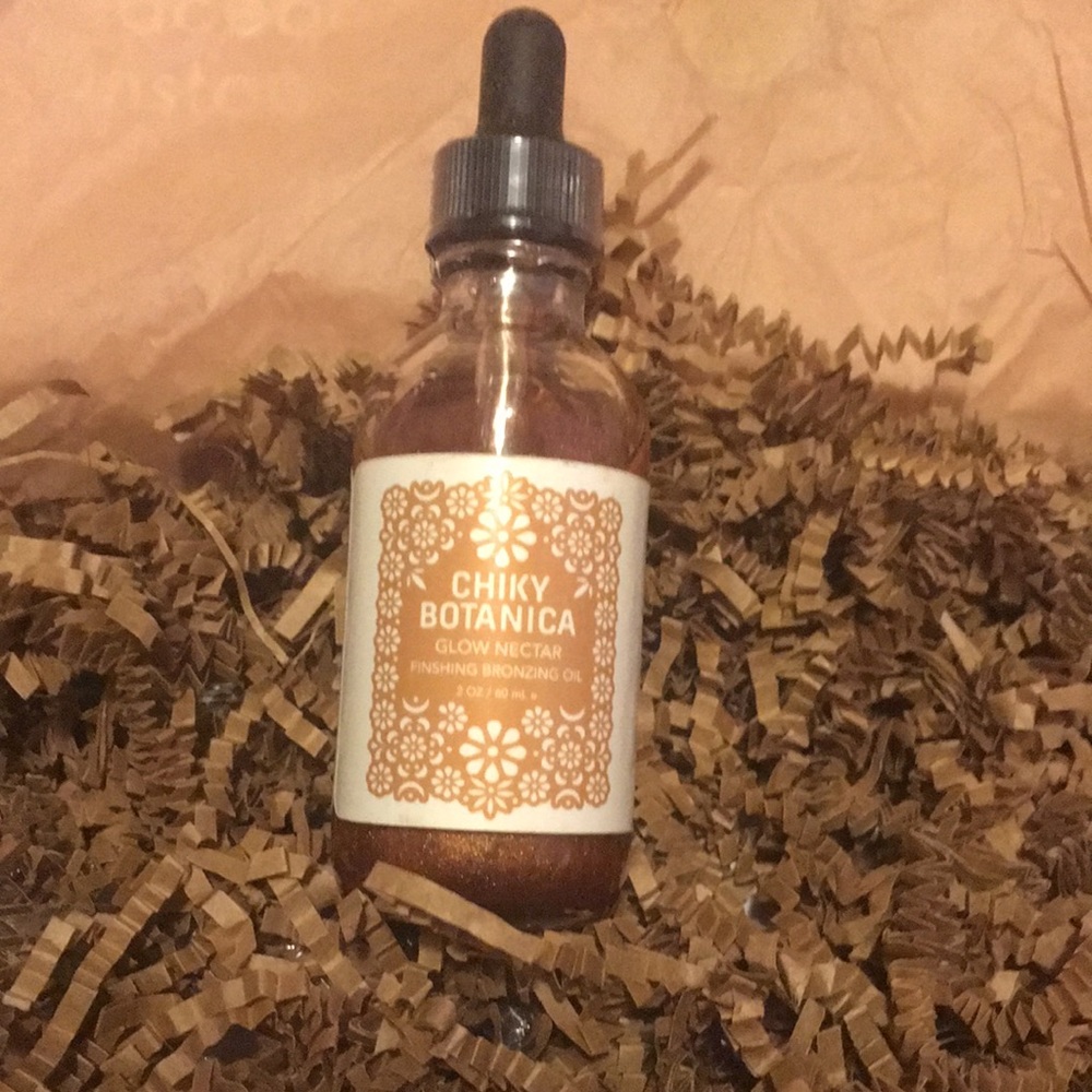 Chiky Botanical Glow Nectar Finishing Bronzer